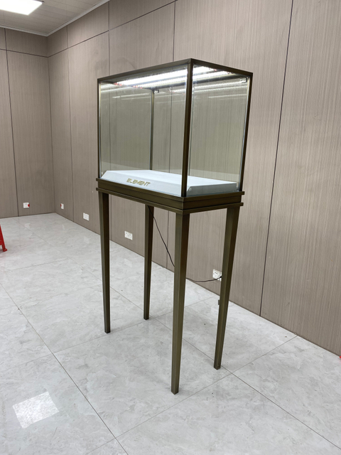 Armário de exibição de jóias de bronze